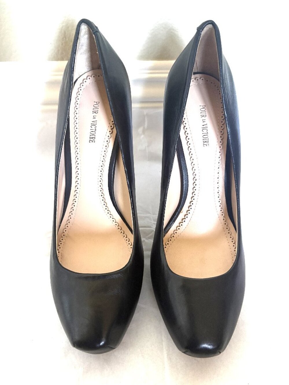 NEW POUR LA VICTOIRE BLACK HIGH HEEL STILETTO PUMPS SIZE: 8 - Picture 1 of 9